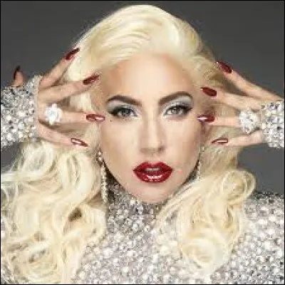 Comment s'appelle sa marque de cosmétiques ?