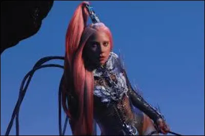 Avec qui Lady Gaga collabore-t-elle sur l'album ''Chromatica'' ?