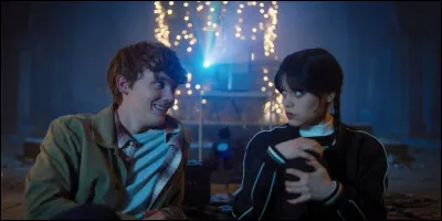 Qui danse avec Mercredi au bal ?