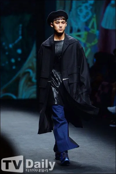 Avant 2022, aucun membre de Seventeen n'était venu en Europe. Qui est le premier membre a être venu en Europe à l'occasion de la Fashion Week 2023 à Paris ?