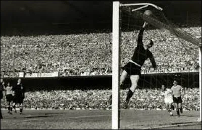 Quel fut le score entre lUruguay et le Brésil en finale ?