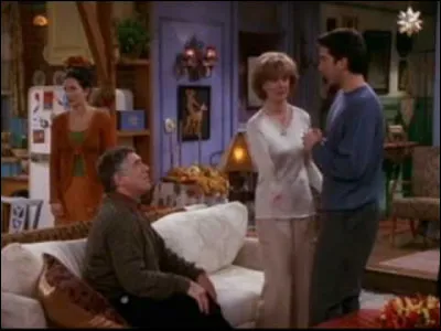 Épisode 9 : ''Celui qui s'était drogué''
Lors du repas de Thanksgiving, qu'est-ce que Ross n'ose pas avouer à ses parents ?