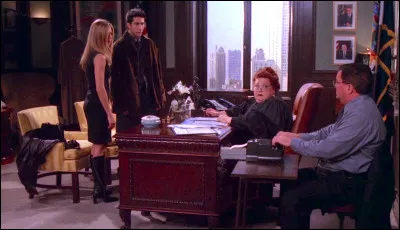 Épisode 5 : ''Celui qui avait une belle bagnole''
Lequel de ces motifs, Rachel n'invoque-t-elle pas devant le juge pour justifier de sa demande de divorce d'avec Ross ?
