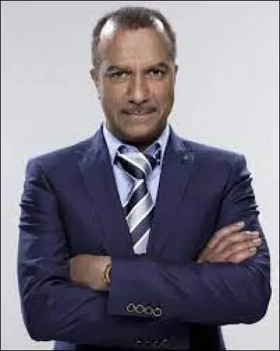 Comment s'appelle cet humoriste français ?