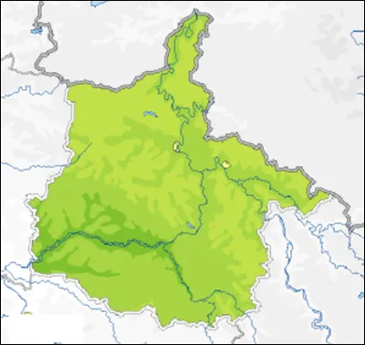 De quel département en A, la cacasse à cul nu est-elle originaire, plat à basse de pommes de terre et d'oignons cuits dans une cocotte frottée au lard ?