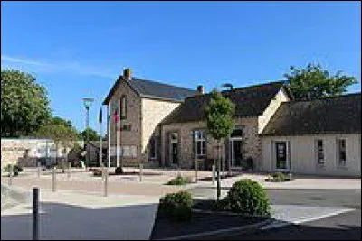 Nous sommes dans les Pays-de-la-Loire, à La Brûlatte. Commune de l'aire d'attraction Lavalloise, elle se situe dans le département ...