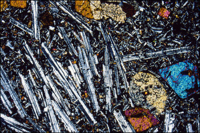 De quoi est composé le basalte ?