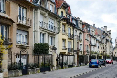 Charlélie Couture, George Marchal, Virginie Despentes y sont nés :