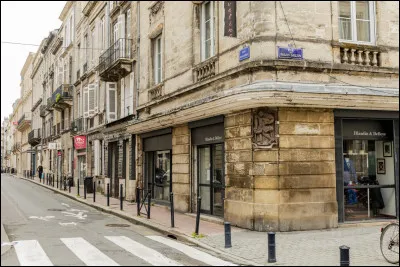 C'est la ville de naissance de Daniele Darrieux et de François Mauriac :