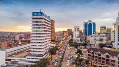 La capitale et plus grande ville du pays est Kampala :