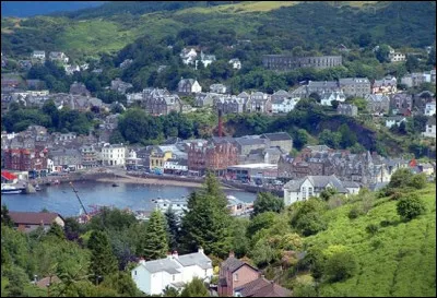 Oban, 8 000 habitants, est une petite ville d'...