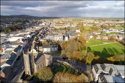 La petite ville de Castlebar, 12 000 habitants, se trouve en ...