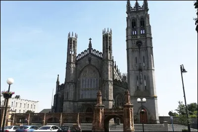 Dundalk, ville c&ocirc;ti&egrave;re de 30 000 habitants, se trouve en ...