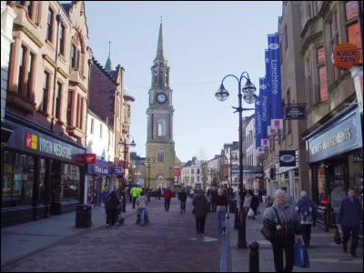 Falkirk, ville de 35 000 habitants, se trouve en ...