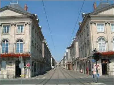 C'est la ville de naissance de Charles Péguy et de Jean Zay :