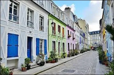 Beaumarchais, Louis Aragon et Brigitte Bardot y sont nés :