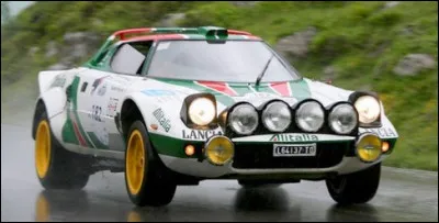 Quelle est cette auto de compétition, habituée des podiums, des années 70-80 ?
