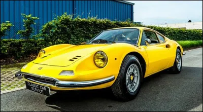 Quel est ce beau coupé sportif jaune ?
