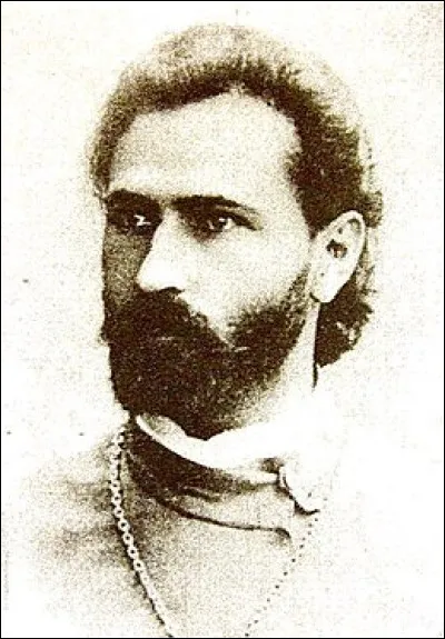 Quel prêtre se trouvait en tête du cortège ?