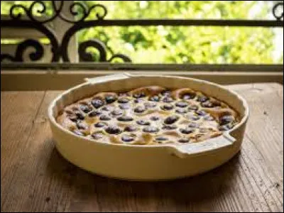 Quels sont les fruits que l'on trouve dans le clafoutis traditionnel ?