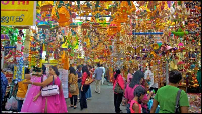 Culture : Combien d'habitants compte Singapour ?