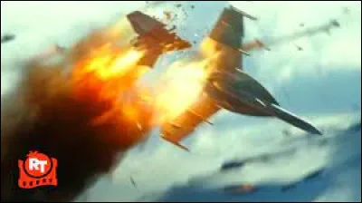 Pendant une mission dune haute importance un des pilotes est touché et son avion se crashe. Que faites-vous ?