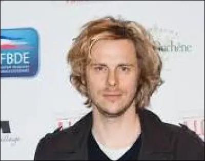 Qui interprète le rôle d'Alex ?