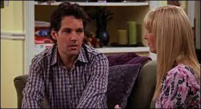 Épisode 4 : Celui qui regardait les requins 
Quelle bourde Ross fait-il en parlant à Mike ?