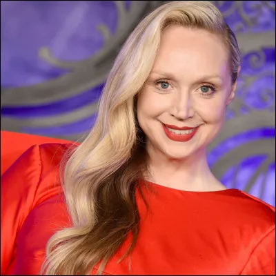 Qui est l'actrice de Larissa ?