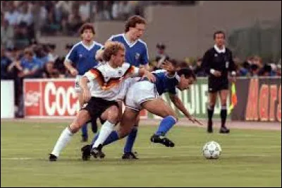 Quel fut le score entre l’Argentine et l’Allemagne de l’Ouest lors de la finale de la Coupe du Monde 1990 ?