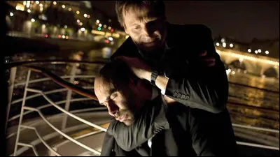 Dans ..., un ancien agent des services secrets fait tout pour venger l'enlèvement de sa fille.