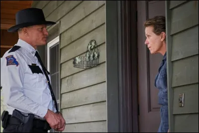 Cette image provient d'un film où une femme décide de venger elle-même le viol et le meurtre de sa fille. Quel est le titre de ce film ?