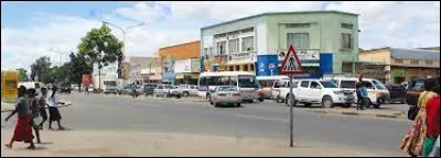 Il compte 18 millions d'habitants ; avec une moyenne de 20 habitants/ km², c'est le moins densément peuplé des quatre :