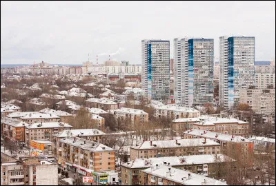 La ville de Perm située sur le versant ouest de l'Oural, sur la rivière Kama, a porté de 1940 à 1957 le nom d'un dirigeant soviétique :