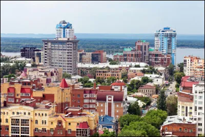 La ville de Samara, 1,2 million d'habitants, située sur la Volga, a porté de 1935 à 1991 le nom de ce dirigeant soviétique directeur du Gosplan de 1930 à 1934 :