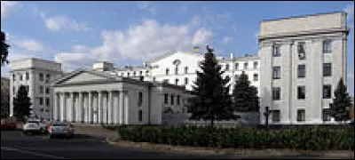 Louhansk, ville du ukrainienne du Donbass s'est appelée Vorochilovgrad : qui était Vorochilov ?