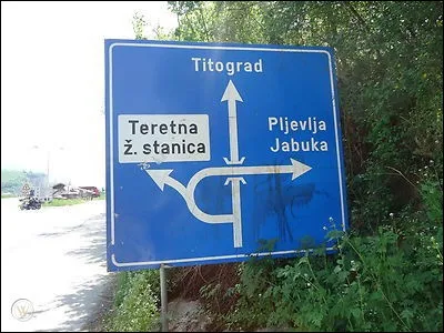 Cette ville de la Yougoslavie communiste a été renommée Titograd en 1948 et a repris son ancien nom en 1992 : il s'agit de ...