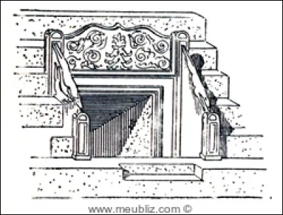 Comment étaient appelés ces passages voûtés entre les marches dans les théâtres romains ?
