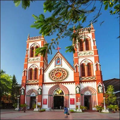 Quelle ville &eacute;tait la capitale de l�Inde fran&ccedil;aise ?