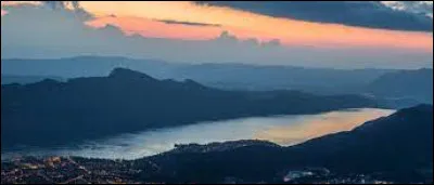 De quelle ville Aix-les-Bains est-elle la plus proche ?