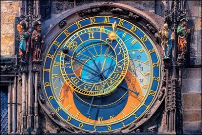 Cette horloge astronomique est unique dans cette capitale des pays de l'Est. Laquelle ?