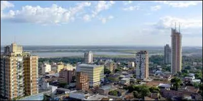La capitale et plus grande ville est Asuncion :