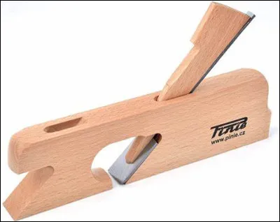 Quel est le nom en G de se rabot &eacute;troit qui sert &agrave; cr&eacute;er des feuillures et creuser des rainures ?