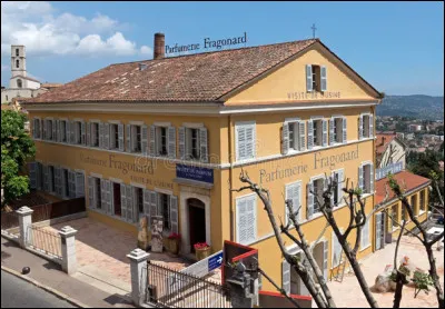 Quelle est cette ville en G du d&eacute;partement des Alpes-Martimes, capitale mondiale du parfum ?