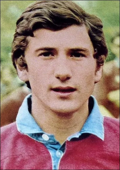 Au dessus du lieu de naissance, c'est l'...