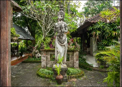 Phosop est une déesse du riz et de la fertilité des sols. De quel panthéon est-elle originaire ?