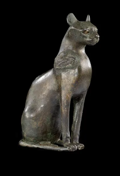 Déesse de la fertilité et gardienne du chaos, Bastet est sans doute une des déesses les plus connues de la mythologie...