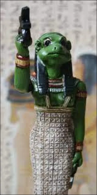 Déesse grenouille de la fertilité, Héqet est sans doute une des déesses les plus connues de la mythologie...