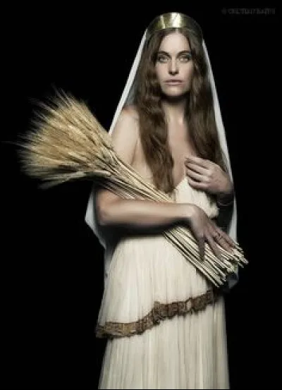 Qui est cette déesse des cycles de la vie, de l'agriculture et de la fertilité ?