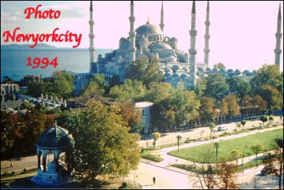 Quelle est cette ville en I, la plus grande de Turquie, situ&eacute; au bord de la mer Marmara de part et d'autre du d&eacute;troit du Bosphore ?